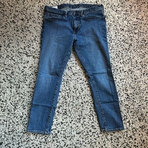Gap men’s skinny jeans in resin rinse wash. Size 36/30
